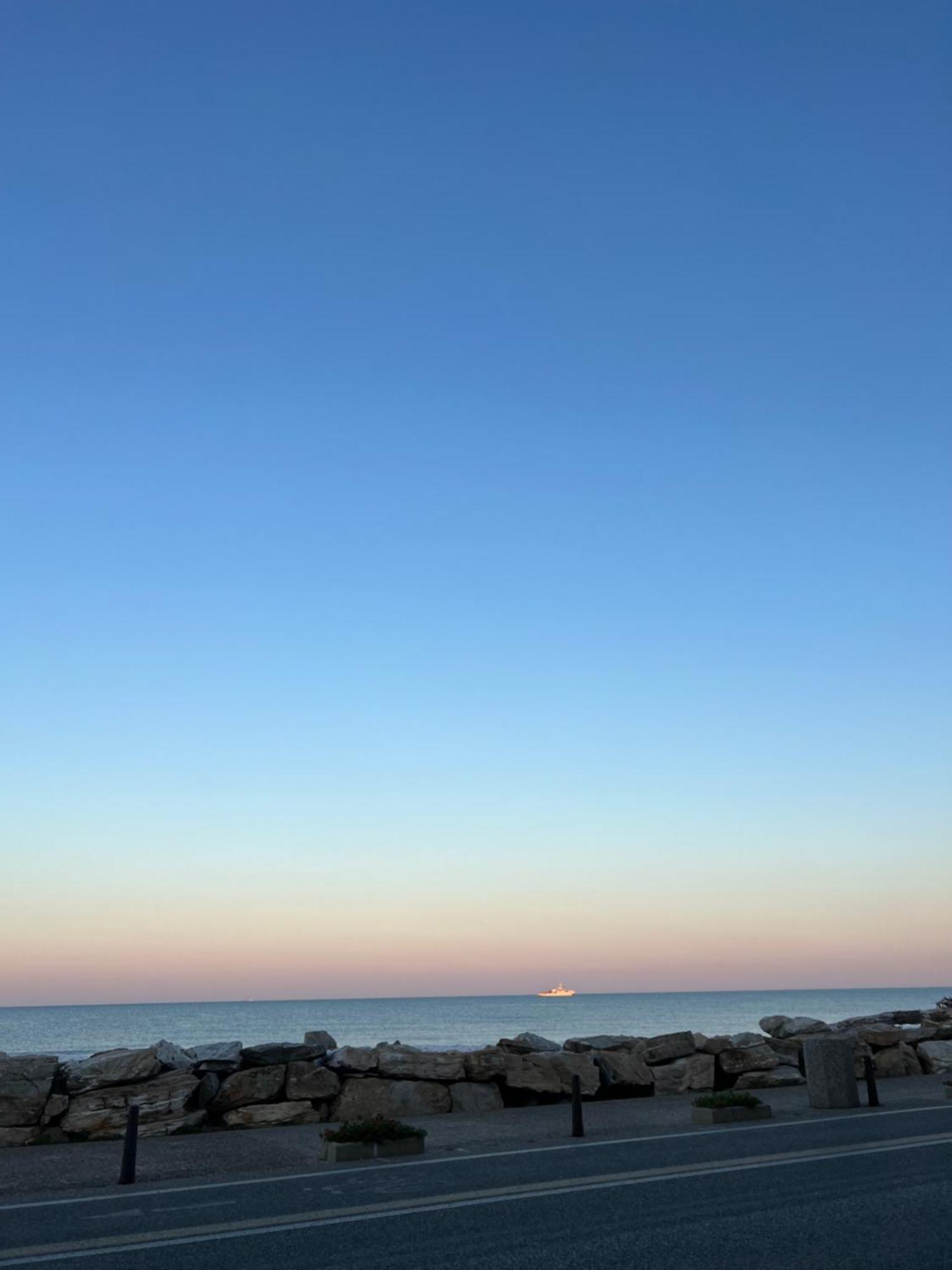 Il Faro Beach House Marina Di Pisa Exterior foto